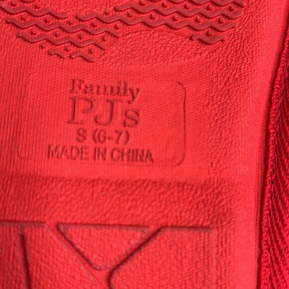 Family PJ’s Red fluffy Dad slippers size small (6-7). NWT - Picture 6 of 8